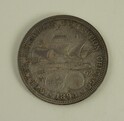graphics\mmr-docfoto\M1682_AD_DSC05199.jpg; M1682; Zilveren Amerikaanse halve dollar munt, geslagen ter gelegenheid van de wereldtentoonstelling te Chicago in 1893; munt